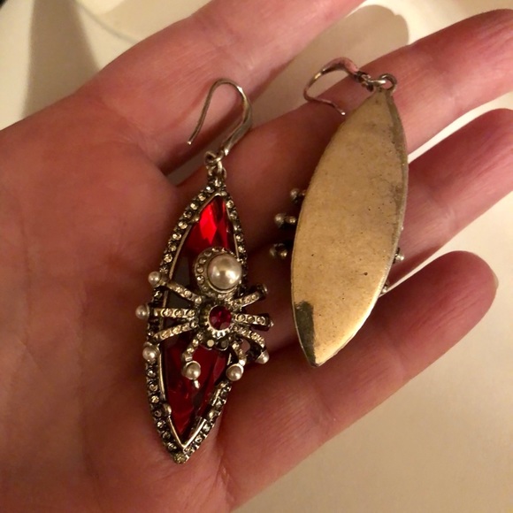 Oversized Spider Earrings Red - Picture 8 of 13